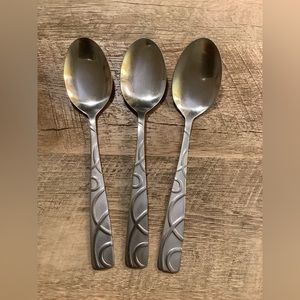 (3) Cambridge “Conquest” Serving Spoons
